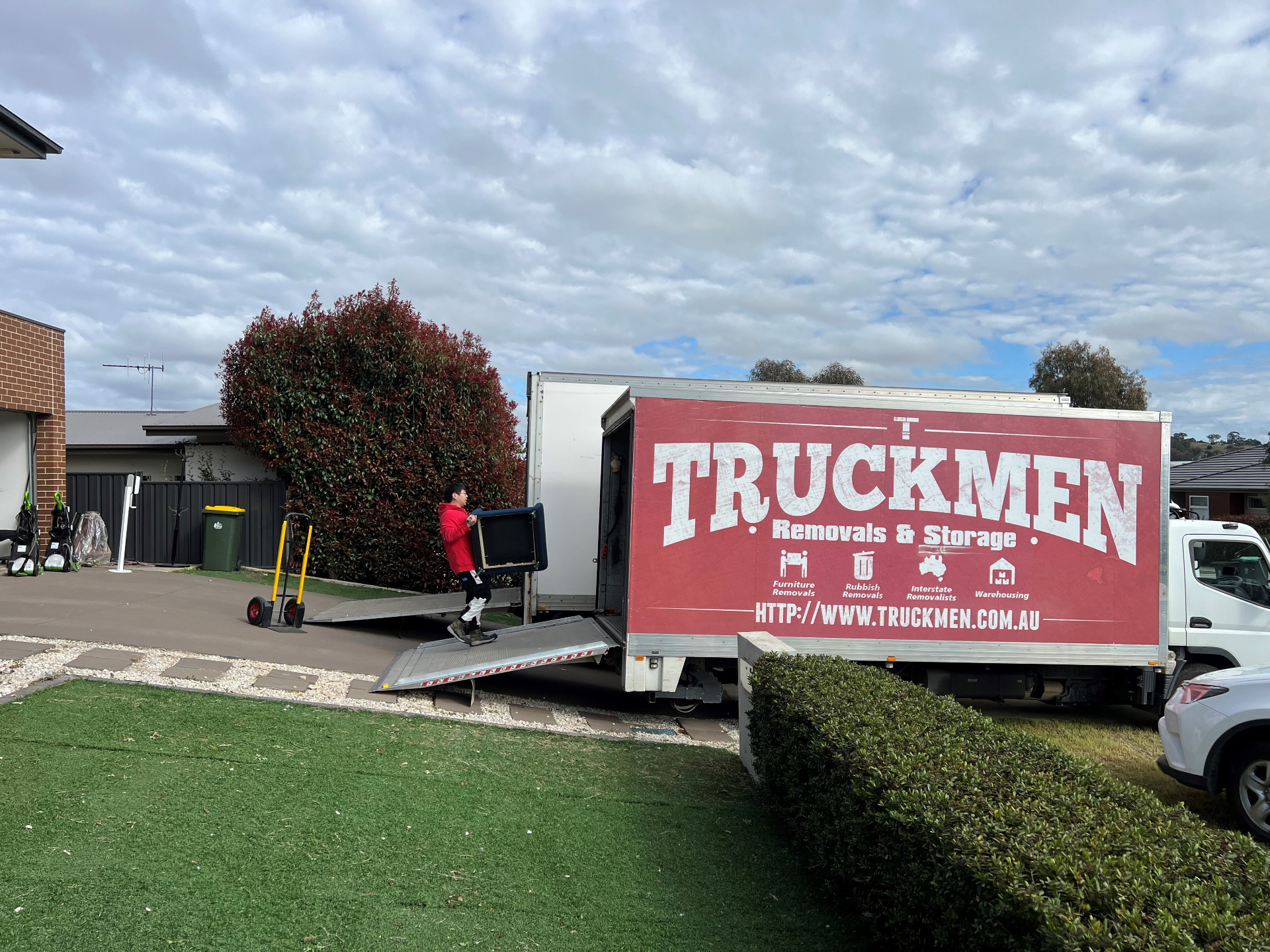 Truckmen removalists in Canberra