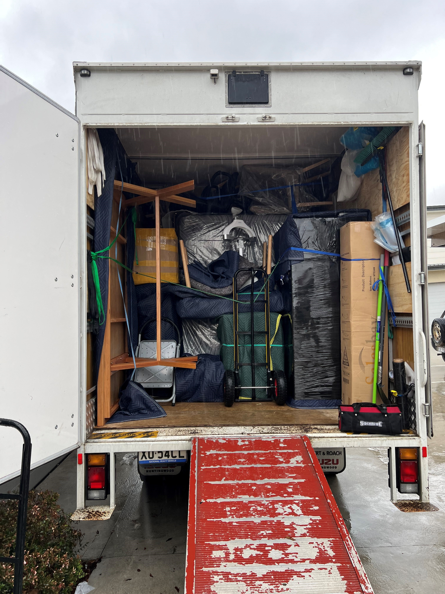 Truckmen removalists in Canberra