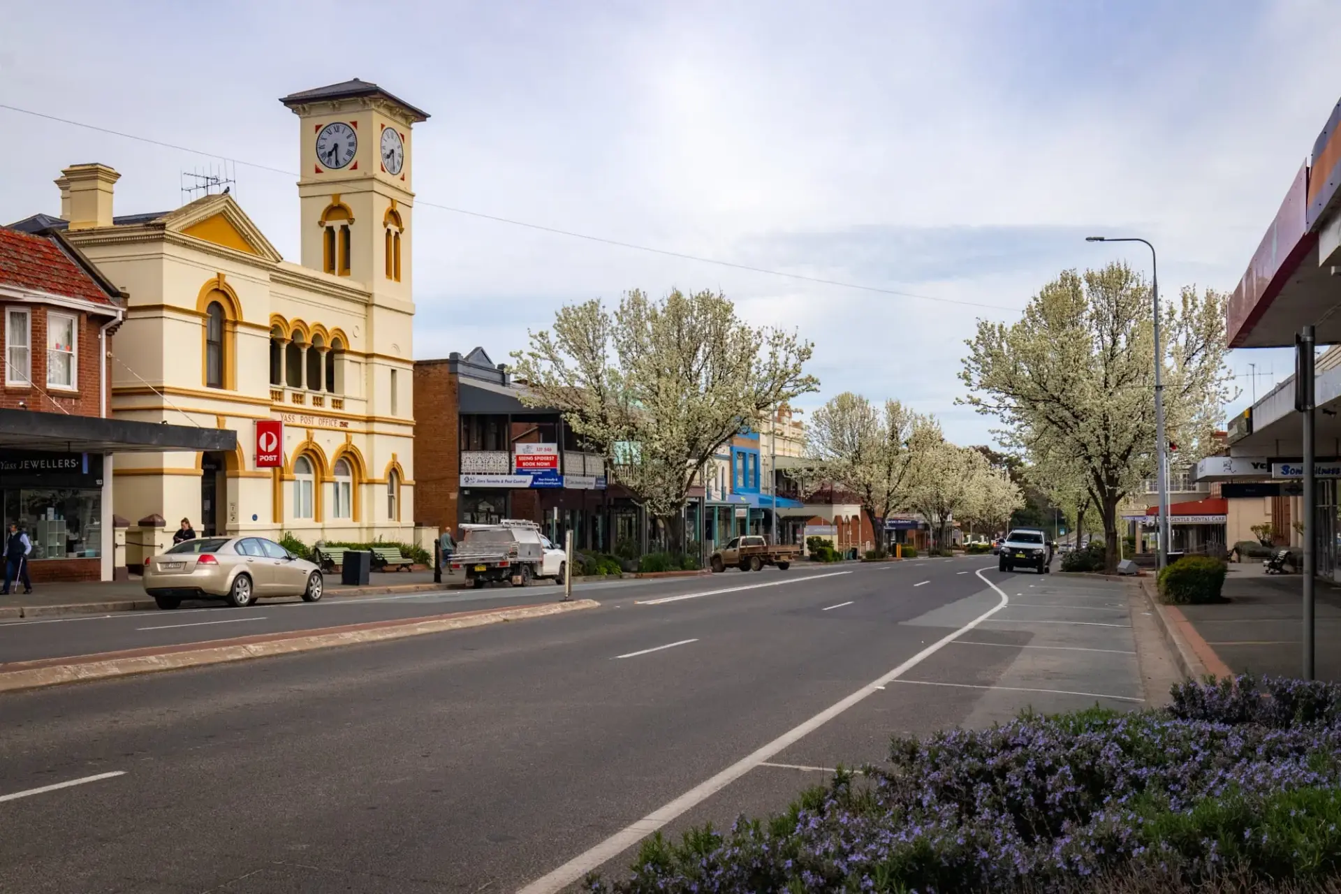 Comur Street and the Yass post office clock tower